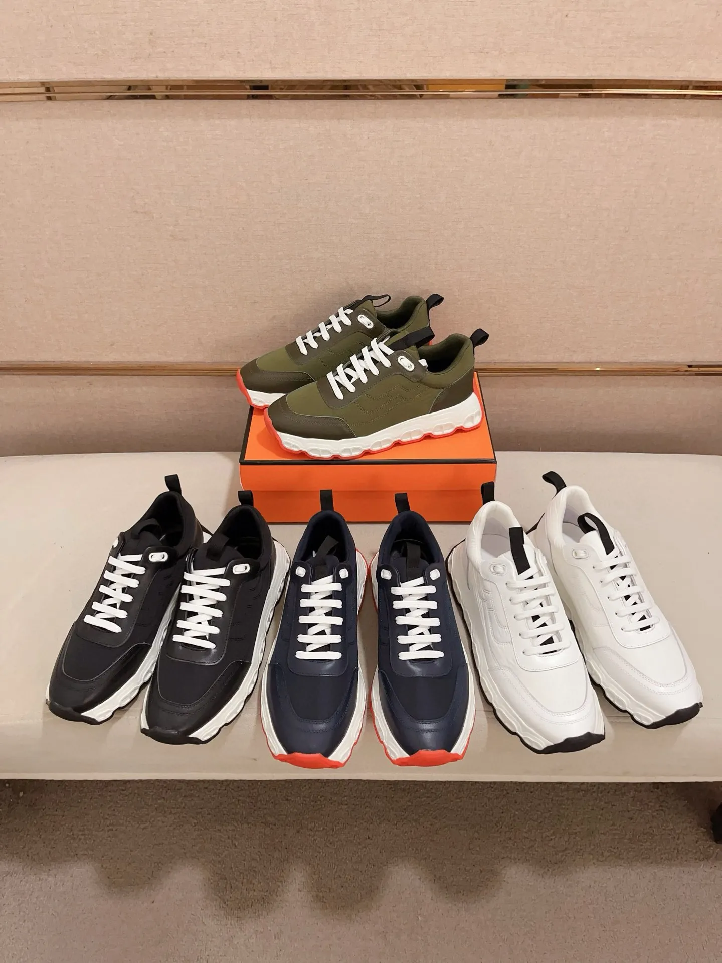 Factory price: 460💰《HERMES》【Classic Original Version】Hermès; Top 🔝 Purchasing Agency 🔍🔍 Men's latest 🇺🇸 counters are on sale simultaneously, original imported from Italy ▲▲First-layer cowhide ▲▲ (high-end, extravagance and class) times) Exquisite workmanship (Italian 🇮🇹Imported water-dyed 🐂cowhide lining) sole: Original sole provided by the original factory, ⚠️exclusive double-layer activity·TPR·rubber·combined molded outsole; super comfortable·wear-resistant·non-slip·environmental protection The real thing is more beautiful if you take the real thing (high quality, follow the order), you can enter and exit the counter at will * Number of yards: 38·39·40·41·42·43·44# (can be customized 45.)